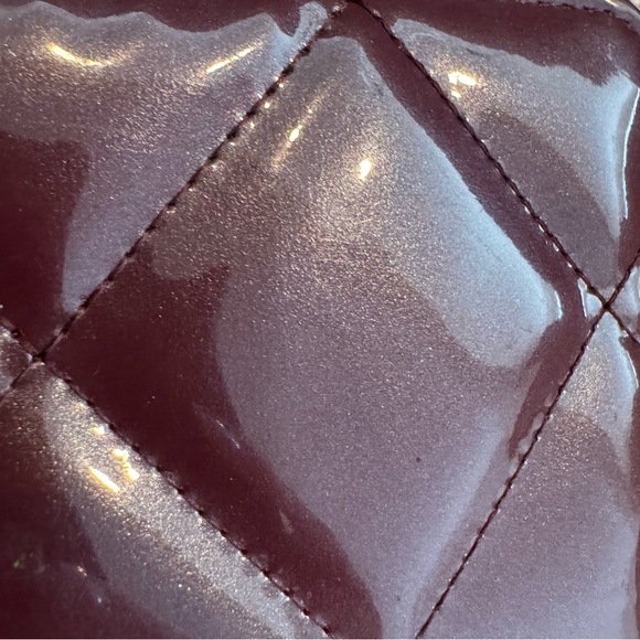 NWT - Joy and Iman Quilted Collection Wristlet
Burgundy - Picture 8 of 9